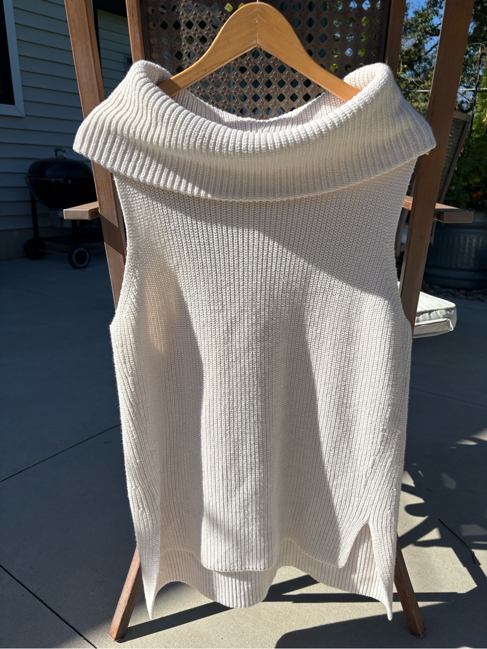 Women's Lou & Grey Long Cream Sleeveless Cowl Neck Sweater- Size Medium